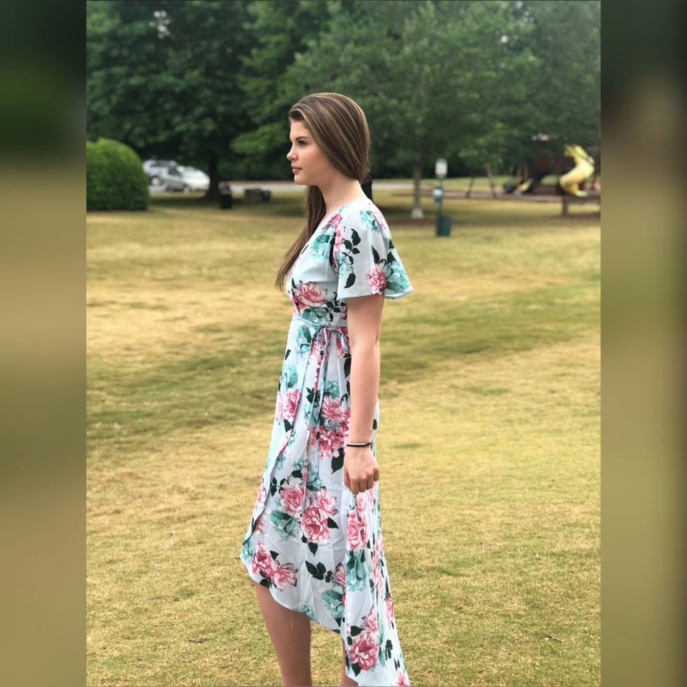 Floral high low wrap dress with flutter sleeves - Picture 2 of 6